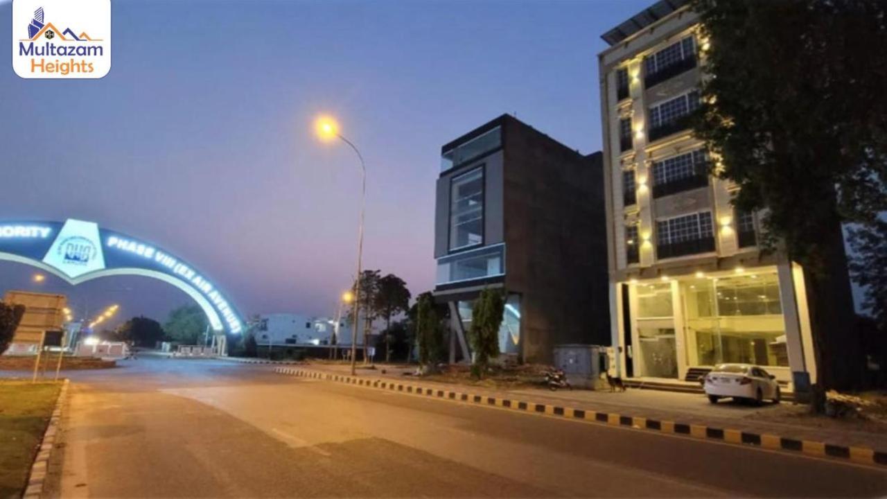 Multazam Heights, Dha Phase 8 Appartement Lahore Buitenkant foto