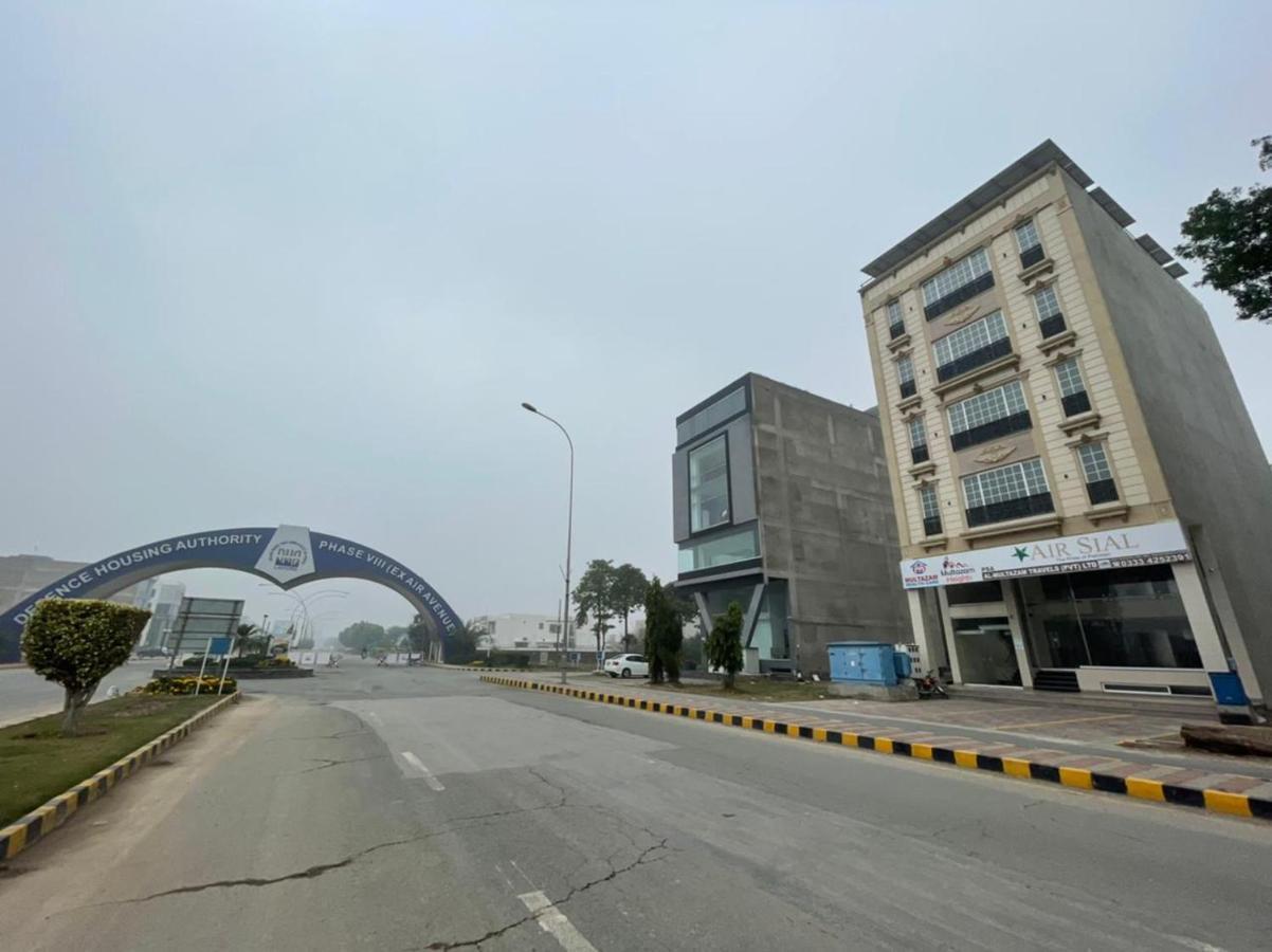 Multazam Heights, Dha Phase 8 Appartement Lahore Buitenkant foto