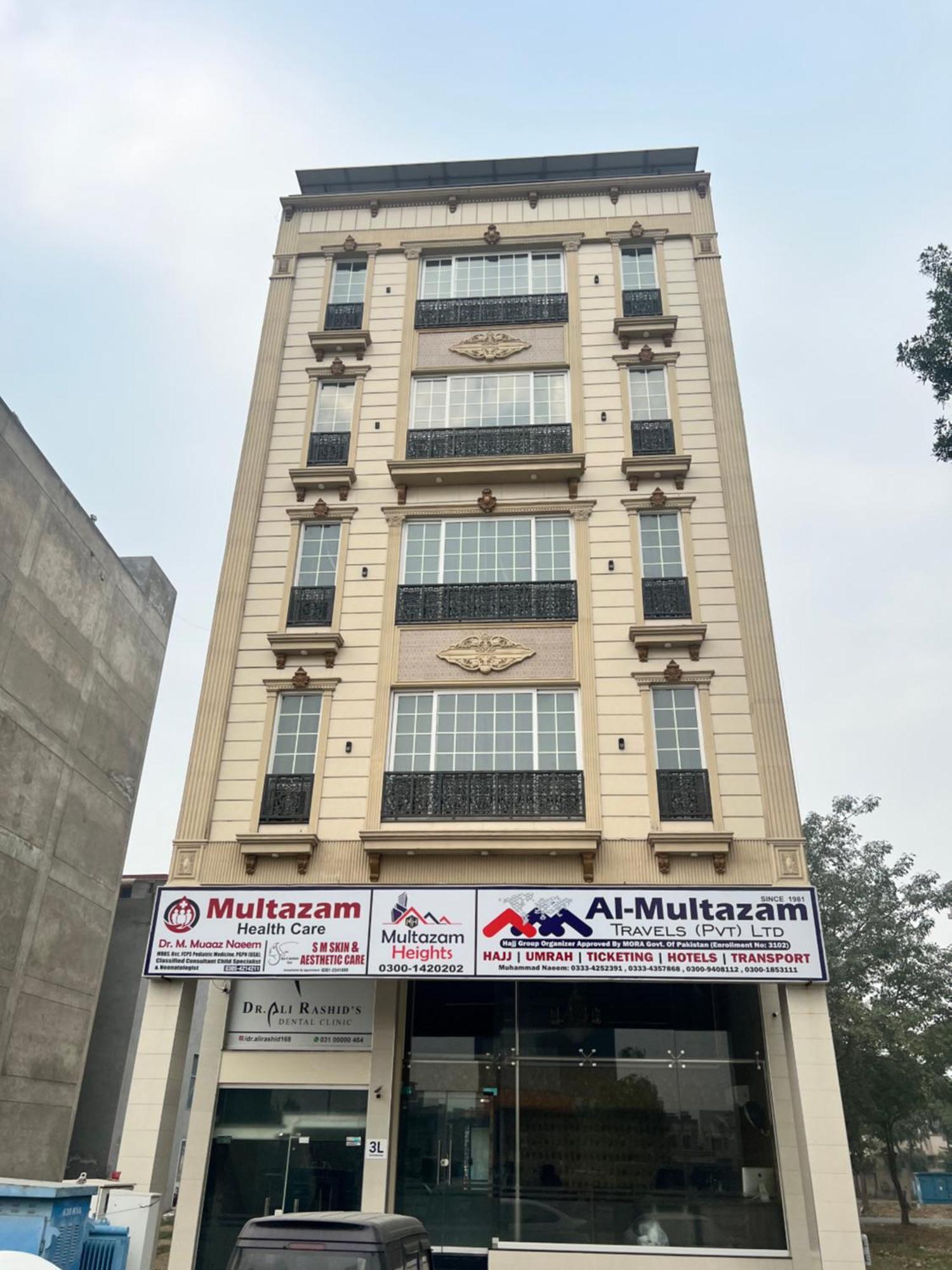 Multazam Heights, Dha Phase 8 Appartement Lahore Buitenkant foto